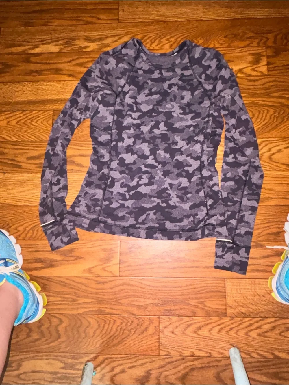 Lululemon Camo Top Sweatshirt Women’s Size 10